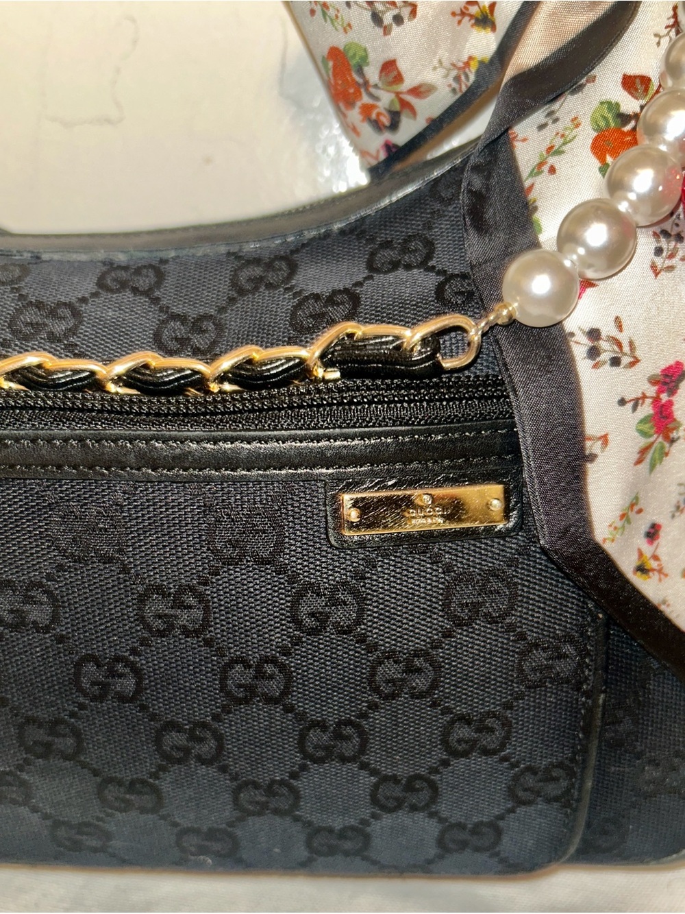 Gucci GG Canvas Black Shoulder Hobo with Gold Chain and Scarf Charm - Picture 3 of 16